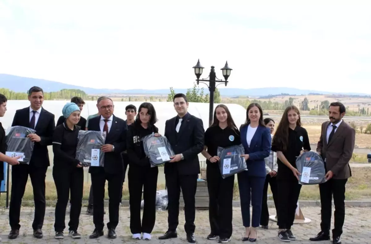 Çavdarhisar’da Üreticilere Proje Tanıtımı Çantası Dağıtımı Yapıldı