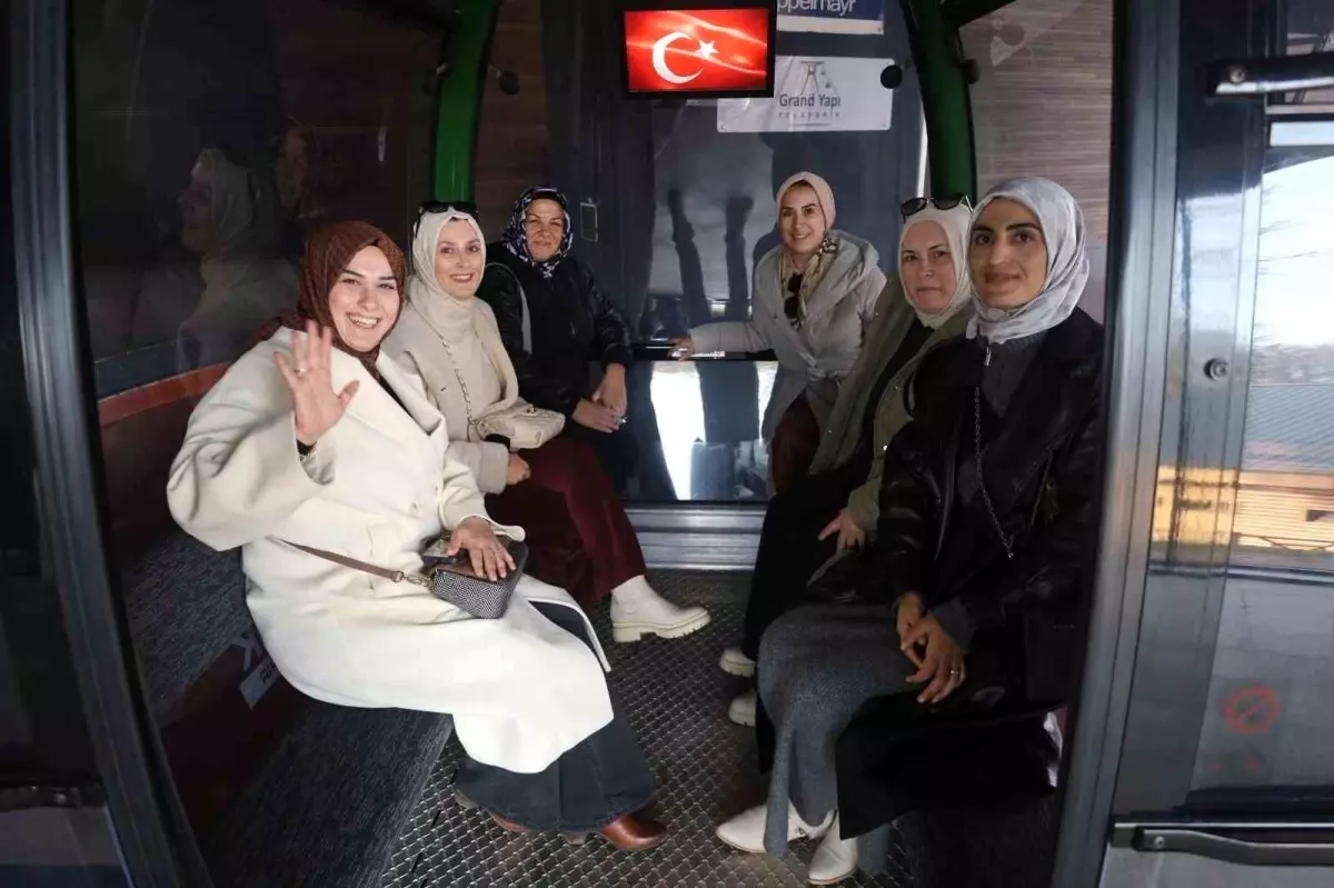 Kocaeli’nin Yarım Asırlık Hayali: Kartepe Teleferiği ile Kadın Çiftçiler Zirveye Çıktı