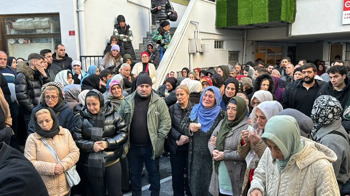 İETT otobüsünün ezdiği talihsiz kadın son yolculuğuna gözyaşları ile uğurlandı