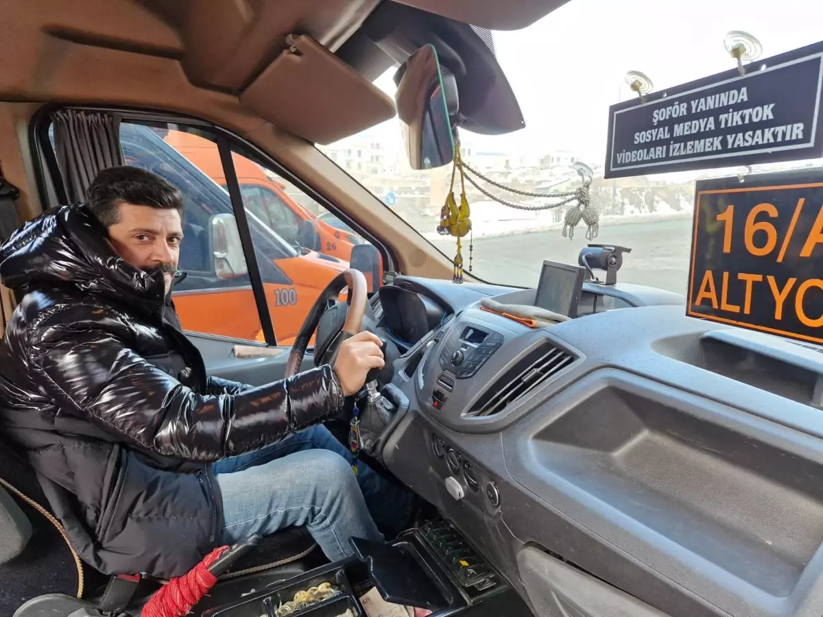 Erzurum’da Minibüs Şoföründen Sosyal Medya Yasağı