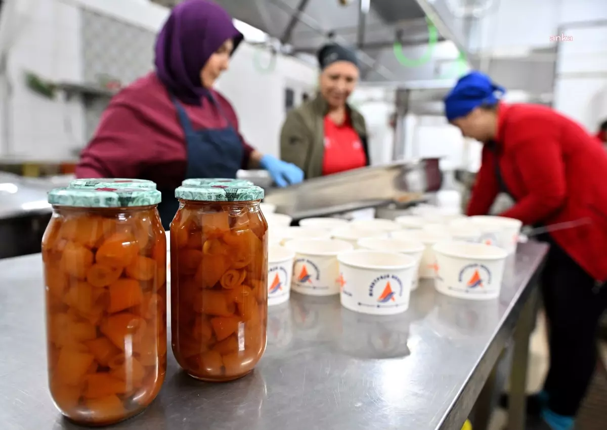 Kadın Kooperatifleri, Muratpaşa’nın Turunç Reçelini Hazırlıyor