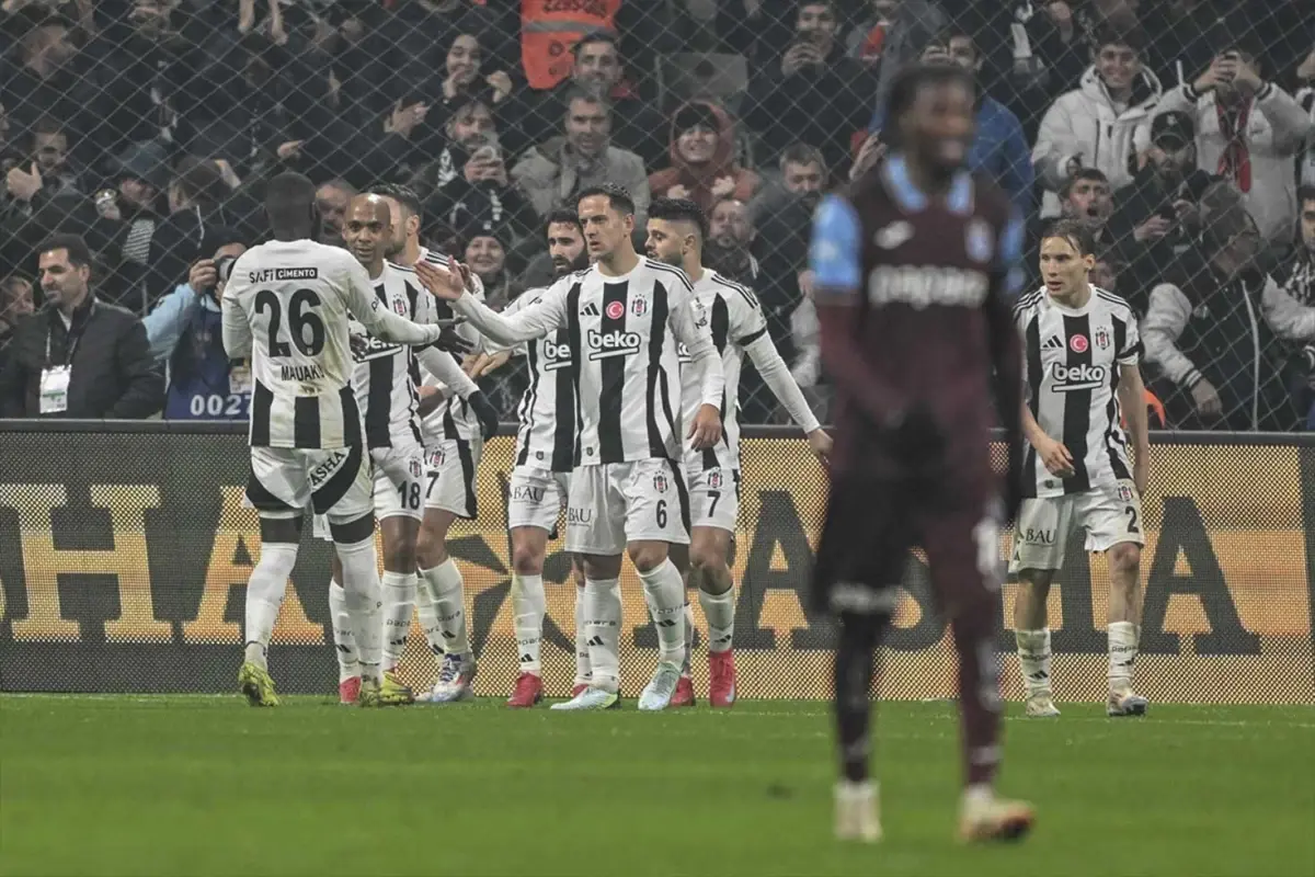 Beşiktaş, Trabzonspor’u 2-1 mağlup etti