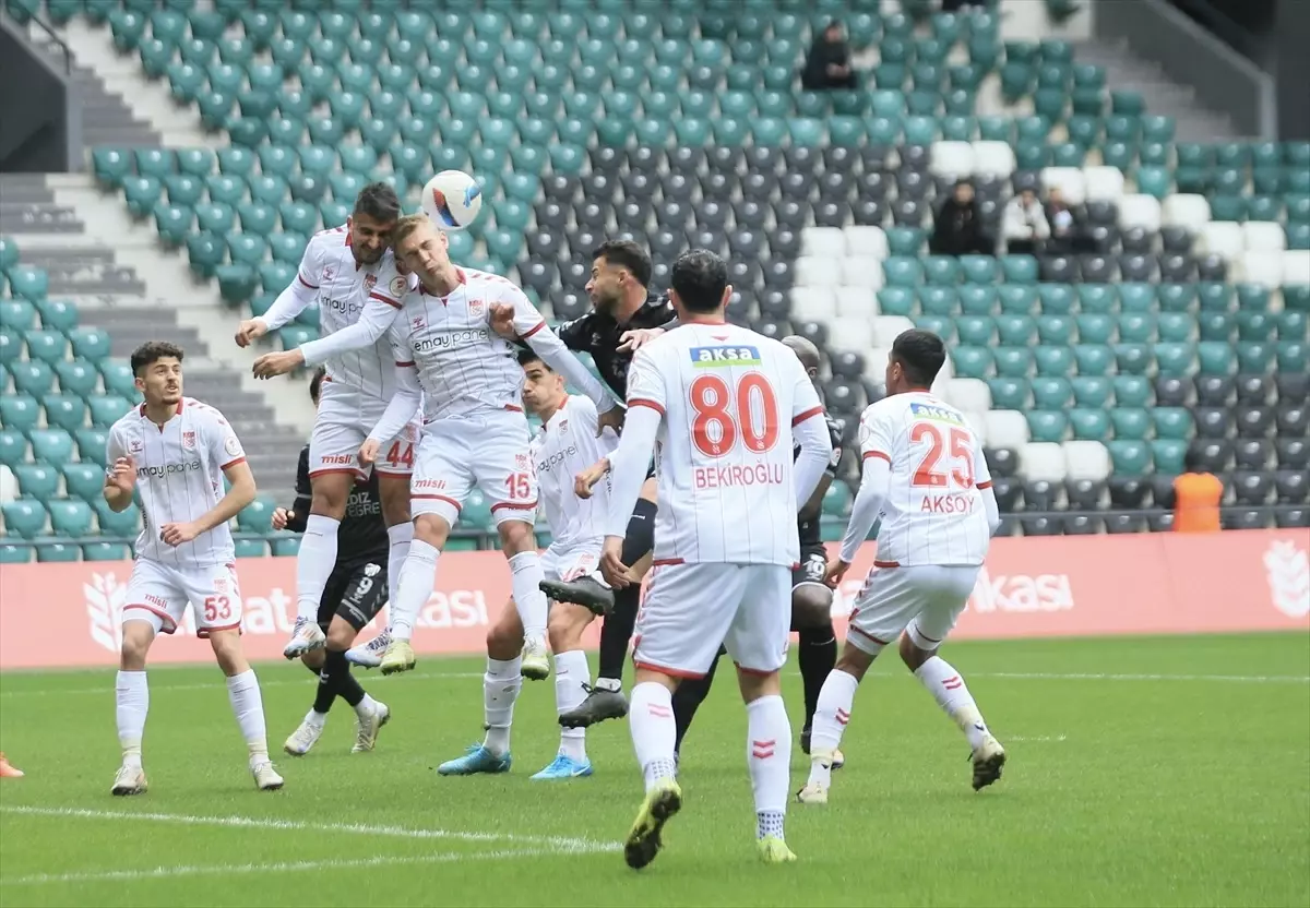 Kocaelispor, 10 Kişiyle Mücadele Etti