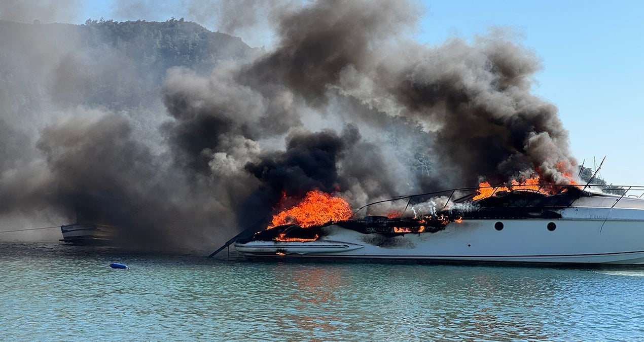 Marmaris’te yat alev alev yandı