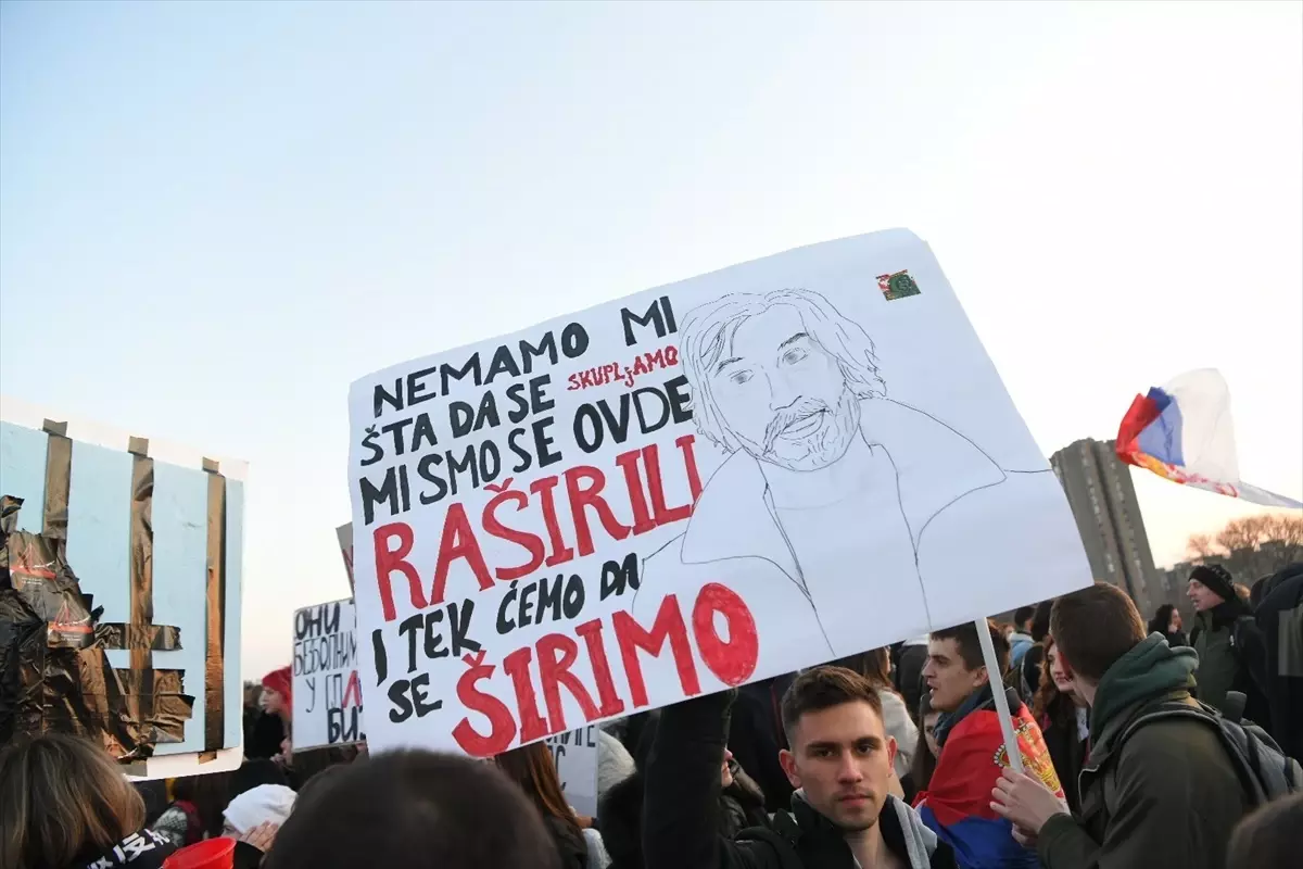 Öğrencilerden Novi Sad’da Protesto