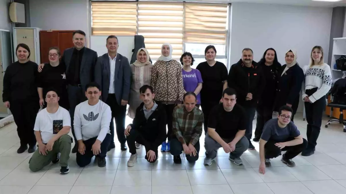 Düzce’deki Özel Bireylere Dünya Down Sendromu Farkındalık Günü’nde Sürpriz Ziyaret