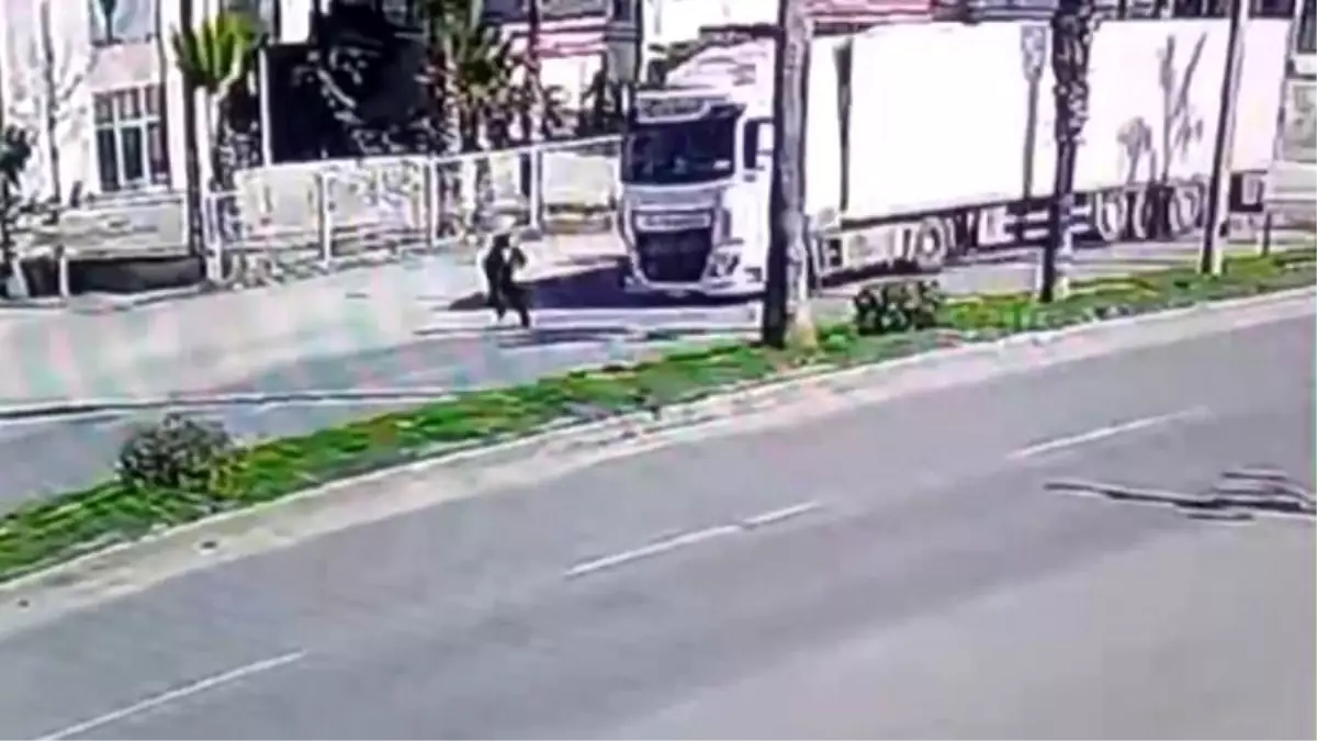 Tarsus’ta Tırın Çarptığı Genç Kız Hayatını Kaybetti